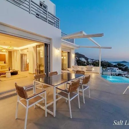 Villa Salt Life Myrties